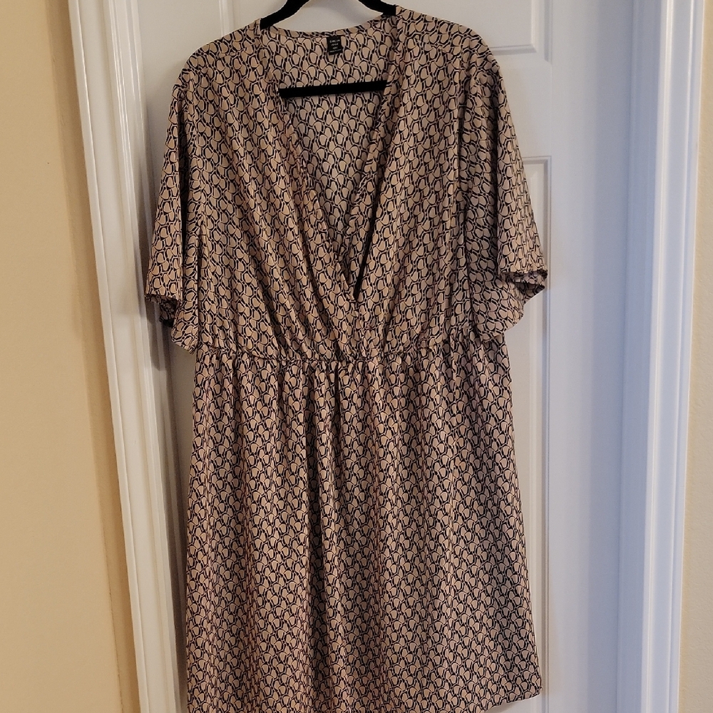 SHEIN Black and Cream Patterned Midi Dress